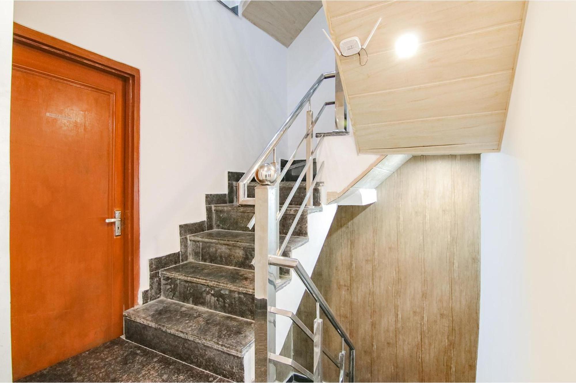 Fabexpress Kalsia Homestay - Nr Radha Krishna Mandir มัสซูรี ภายนอก รูปภาพ